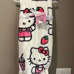 Hello Kitty Strawberry Milk Throw